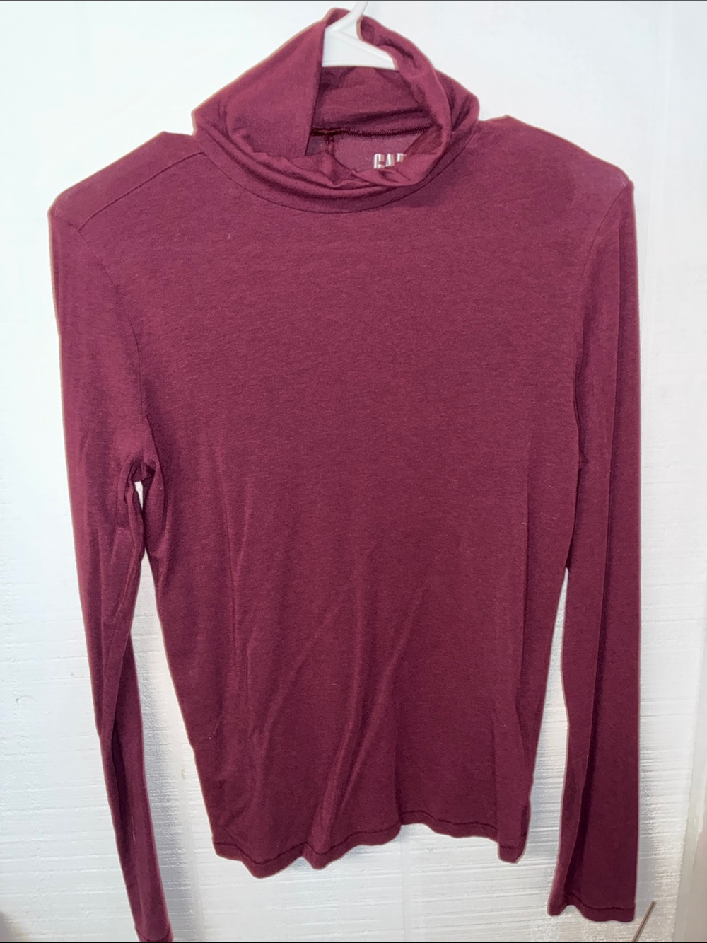 GAP Women’s Burgundy Long Sleeve Turtleneck Top
